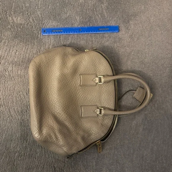 Burberry Black Bag with Gold Zipper - Picture 8 of 8